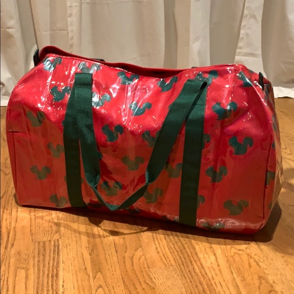 Handbags - NEW HUGE Squirrel Print Canvas Duffle